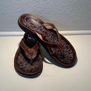 OLUKAI Paniolo Brown Leather Embroidered Flip Flop Sandals